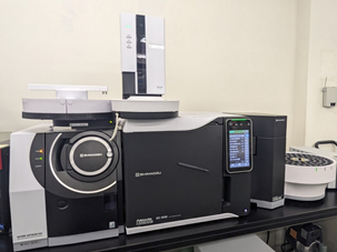 ガスクロマトグラフ質量分析計 GCMS-QP2020NX（島津製作所）